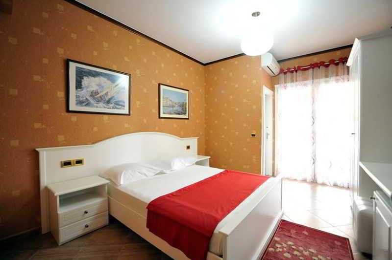 Iliria Internacional Hotel Durrës Buitenkant foto