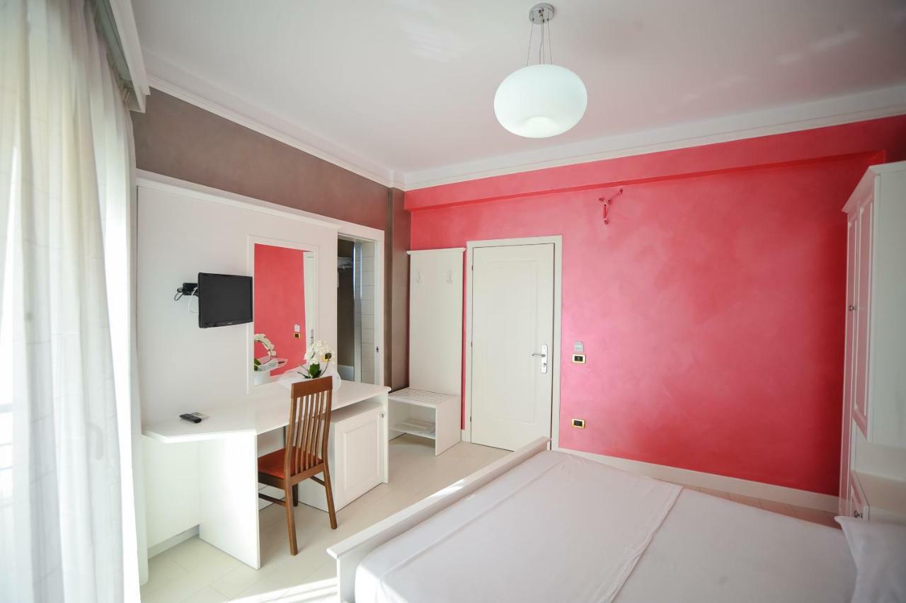 Iliria Internacional Hotel Durrës Buitenkant foto